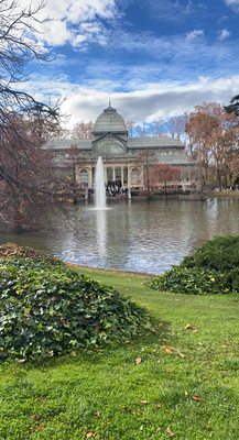 Great Pond of El Retiro by null