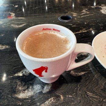Turkish Airlines Lounge - Hot cocoa; no great - Airport Lounges Near Me - Dulles, Virginia