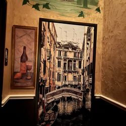 Cafe Italia - Pictures on the wall