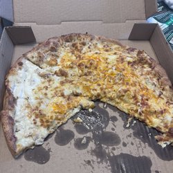 Boulevard Pizza - Buffalo Chicken pizza