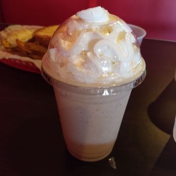 Beth's Burger Bar - Peanut butter jelly milkshake - Burgers Near Me - Orlando, Florida Beth's Burger Bar - Peanut butter jelly milkshake - Burgers Near Me - Orlando, Florida