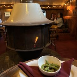 Restaurant Gastrognome - Fire pit and dining area