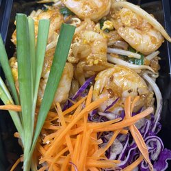 Yum Zaap Thai Kitchen - Pad Thai Shrimp