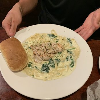 Max's Italian Restaurant & Pizzeria - Alfredo with chicken and spinach - Pizza Near Me - Kill Devil Hills, North Carolina Max's Italian Restaurant & Pizzeria - Alfredo with chicken and spinach - Pizza Near Me - Kill Devil Hills, North Carolina
