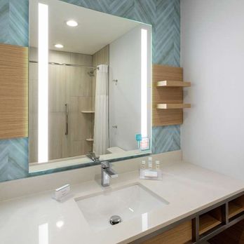 Hilton Garden Inn St. Cloud - Guest room bath - Hotels Near Me - Waite Park, Minnesota Hilton Garden Inn St. Cloud - Guest room bath - Hotels Near Me - Waite Park, Minnesota