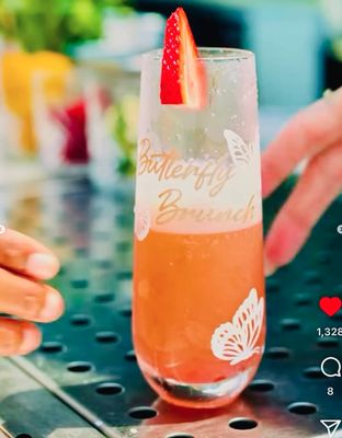 Blanc Champagne Bar by null