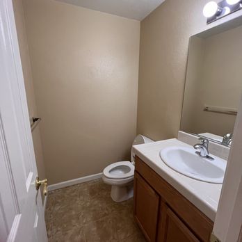 HONEY'S CLEANER - Bathroom - Home Cleaning Near Me HONEY'S CLEANER - Bathroom - Home Cleaning Near Me