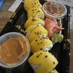 Emerald Thai Cuisine - Mango veggie roll