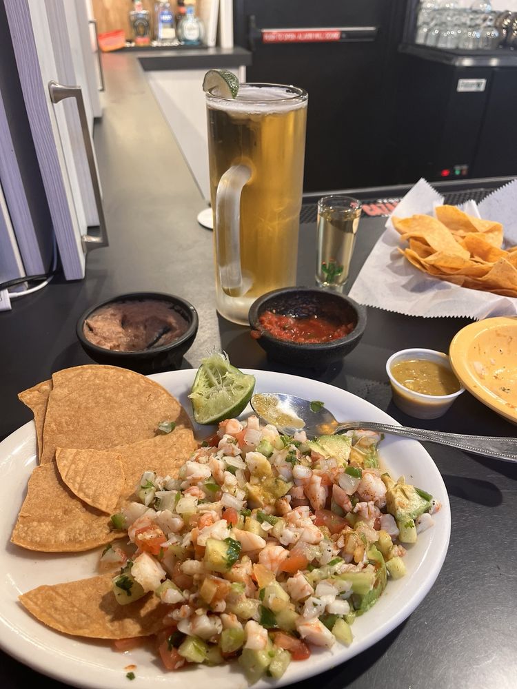 JALAPENOS BAR AND GRILL Updated September 2024 76 Photos & 208