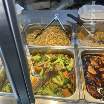 Asia Express - Top: chow mein (plain) Bottom: beef w broccoli Popcorn - Chinese Near Me - Newark, California Asia Express - Top: chow mein (plain) Bottom: beef w broccoli Popcorn - Chinese Near Me - Newark, California