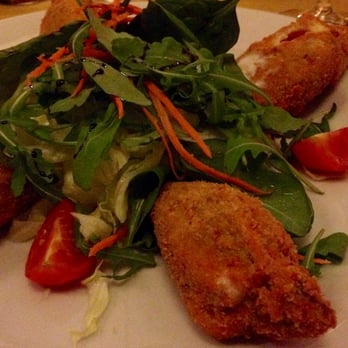 Hosteria della Pignatta - Fiori di zucca ripieni di formaggio con insalatina 12€ - Gluten-Free Near Me - Binasco, Michigan