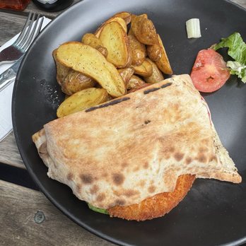 Levante - Panino Milanese - Pizza Near Me - Long Island City, New York