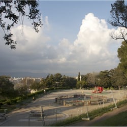 Le Jardin de la Colline Puget - terrain de jeux du bon air en centre ville