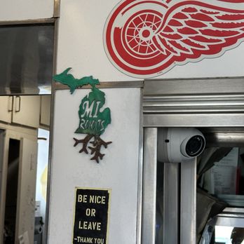 Greene's Hamburgers - Straight forward service "Be Nice or Leave - Thank You" - Burgers Near Me - Farmington, Michigan