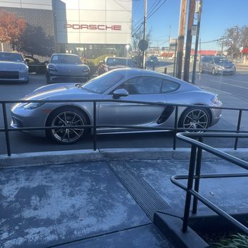 Porsche Walnut Creek - Car Dealers Near Me - Walnut Creek, California