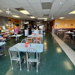 Four Kings - Dining room