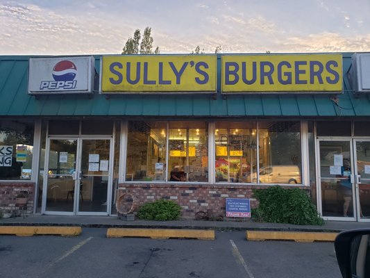 SULLY’S DRIVE-IN - 152 Photos & 228 Reviews - 220 N Forks Ave, Forks ...