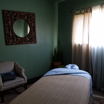 Jennifer Nichole, CMT - Treatment room - Massage Therapy Near Me - Long Beach, California Jennifer Nichole, CMT - Treatment room - Massage Therapy Near Me - Long Beach, California