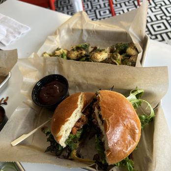 Chef's Parlour - Smash burger - Burgers Near Me - Richwood, Ohio