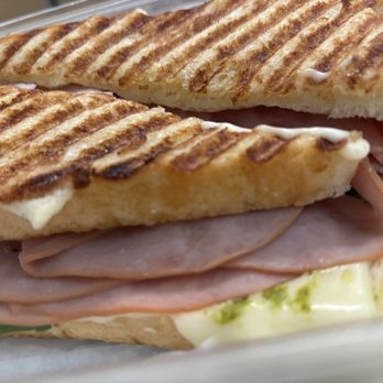 Cafe de fleur - Ham sandwich with pesto - Coffee & Tea Near Me - Riverside, California