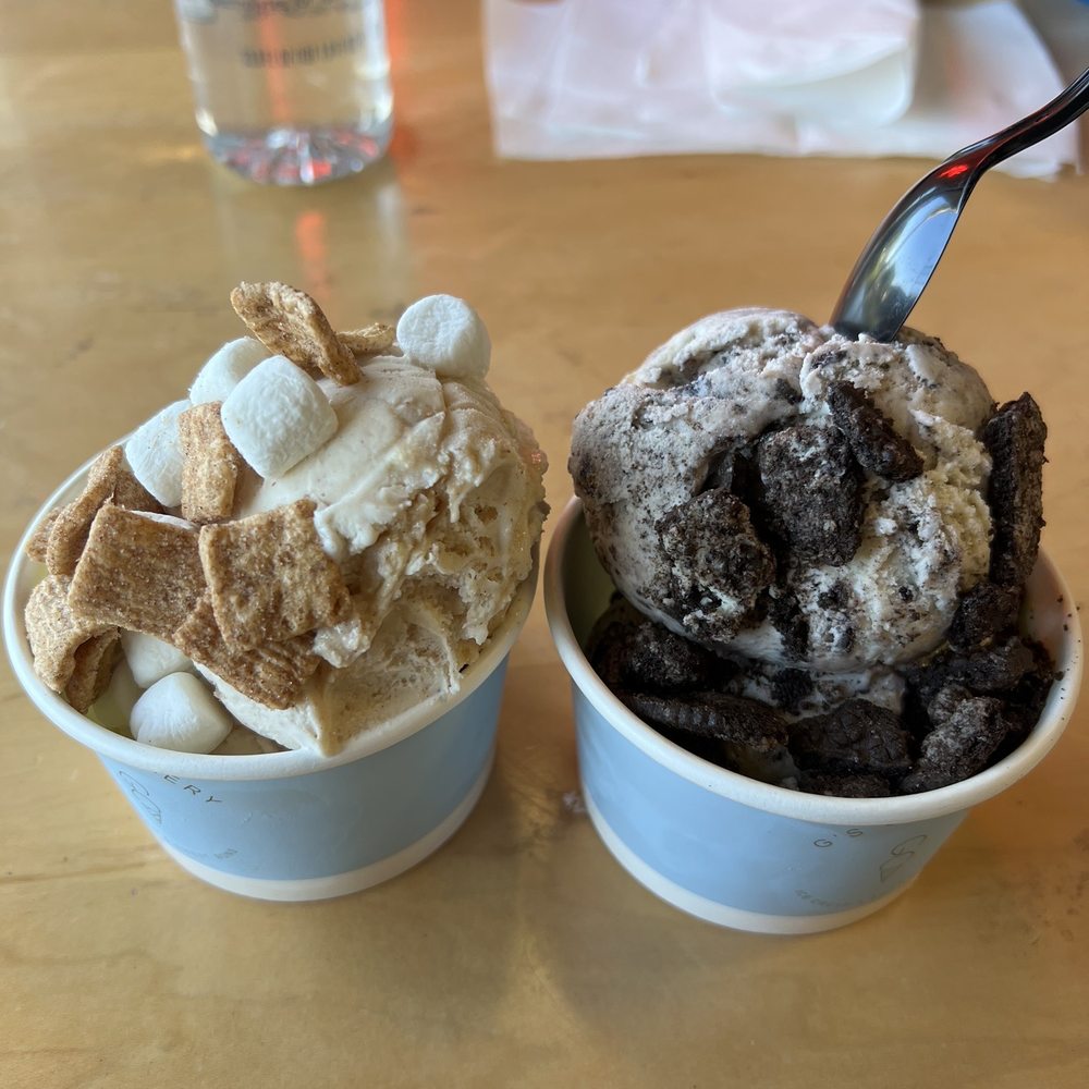 G's Creamery - Milk and cookies with Oreo topping (right) - Desserts Near Me - Fresno, California