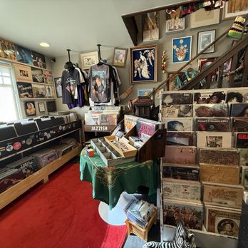 Linger - Love the variety (more upstairs)! - Used, Vintage & Consignment Near Me - Midvale, Utah