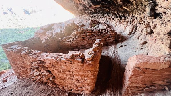 Boynton Canyon Trail by null