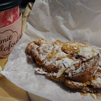 Mamie Clafoutis - Heaven in a croissant! - Coffee & Tea Near Me - Montreal, Quebec