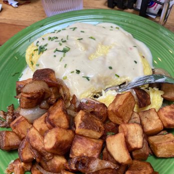Tower Cafe - Omelet Lyonnaise - Breakfast & Brunch Near Me - Sacramento, California