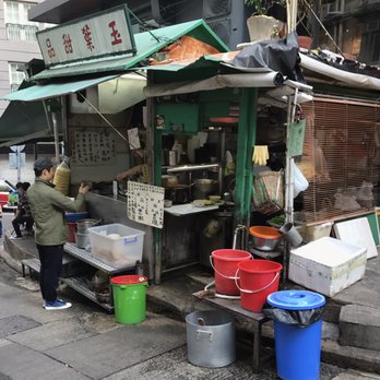 荷李活道 - Dai Pai Dong shop (street vendors serving soup noodles and sweet desserts) - Arts & Entertainment Near Me - Hong Kong, HK