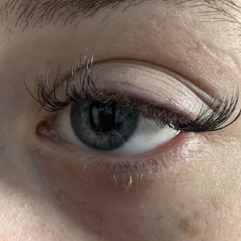 Fabulash - half of my lashes already fell off, looks ridiculous, got them done on FRIDAY - Nail Salons Near Me - Kirkland, Washington