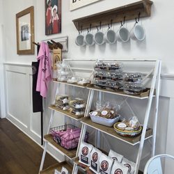 Marie's Italian Deli - Bakery