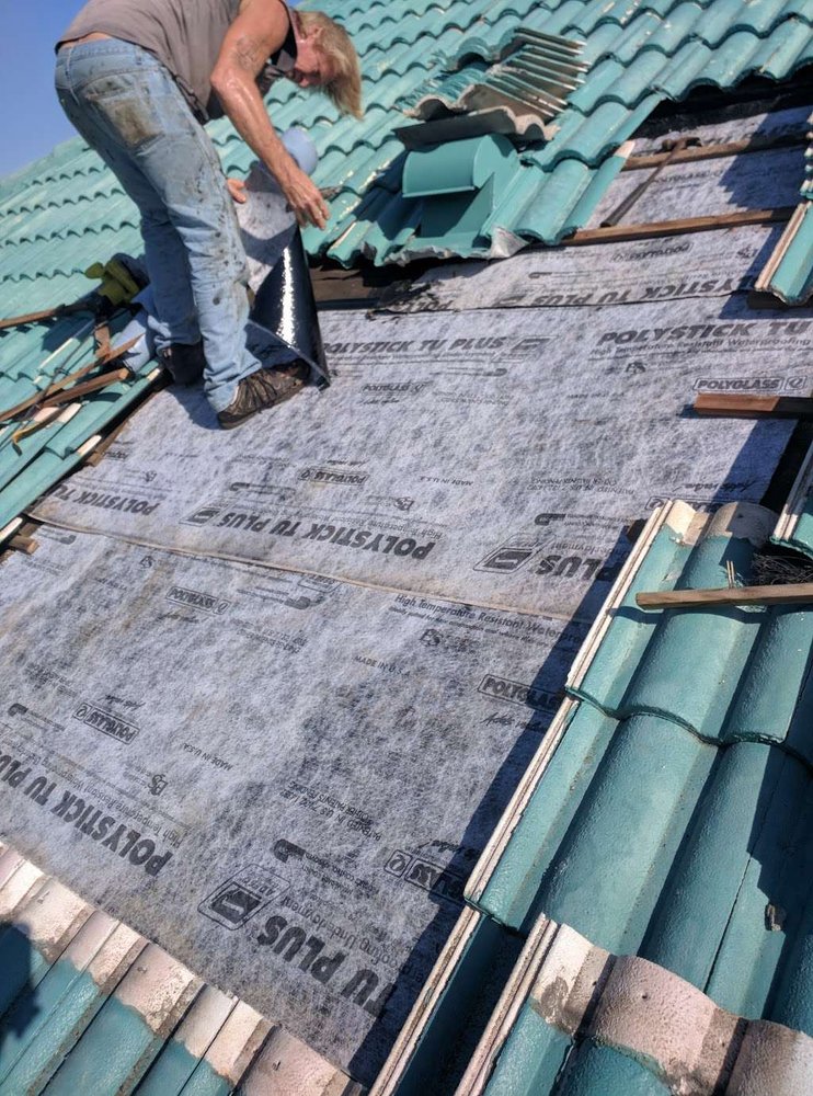 Slide of Johnson Roofing Orlando