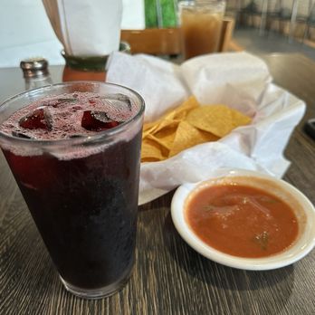 Bombon Restaurant & Lounge - Agua de jamaica y complementaria chips y salsa - Lounges Near Me - Sarasota, Florida Bombon Restaurant & Lounge - Agua de jamaica y complementaria chips y salsa - Lounges Near Me - Sarasota, Florida