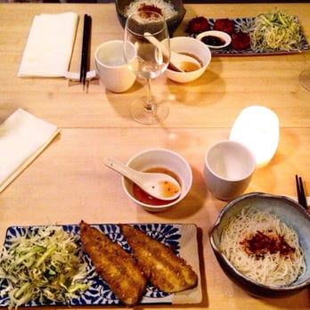 BÚN - Smeltende makreel ik kurkuma- en gemberkorst met rijstnoedels - Vietnamese Near Me - Antwerp, VAN BÚN - Smeltende makreel ik kurkuma- en gemberkorst met rijstnoedels - Vietnamese Near Me - Antwerp, VAN