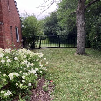 Red Cedar Fence - Fences & Gates Near Me - Wheeling, Illinois Red Cedar Fence - Fences & Gates Near Me - Wheeling, Illinois