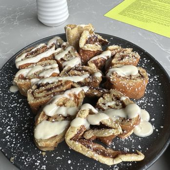 Flapjax - Cinnamon Bun Pancakes - New American Near Me - Santa Monica, California