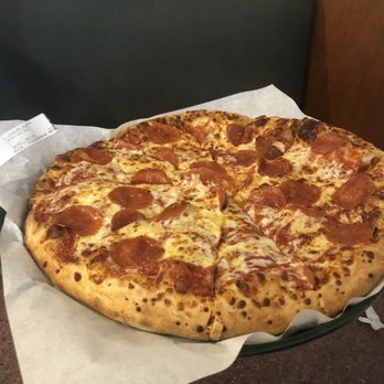Il Primo Pizza and Wings - Large Pepperoni pizza - Pizza Near Me - Lehigh Acres, Florida