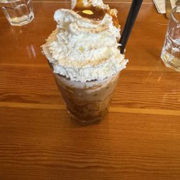 Crème au Carmel Iced Latte