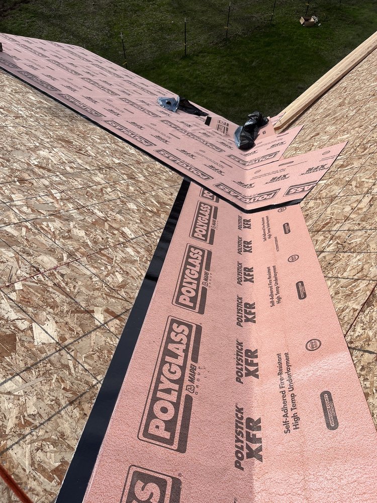 Slide of Bucio’s Roofing