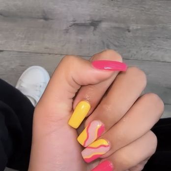 MOI Nails Studio - Nail Salons Near Me - Los Angeles, California