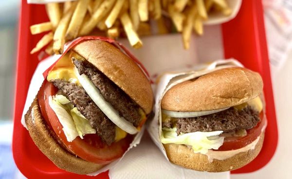 In-N-Out Burger by null