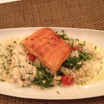 La Tavola - Fried salmon, rice with tomatoes/argula and basil sauce - Italian Near Me - Sölden, 7 La Tavola - Fried salmon, rice with tomatoes/argula and basil sauce - Italian Near Me - Sölden, 7