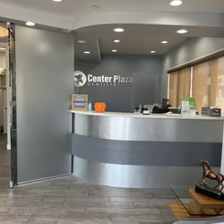 Center Plaza Dentistry - Front lobby