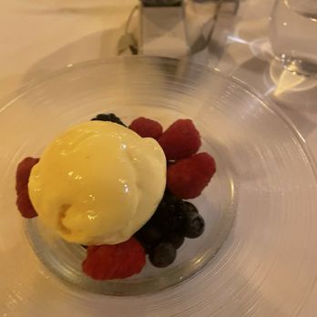 Pierluigi - Vanilla ice cream with berries - Italian Near Me - Rome, RM Pierluigi - Vanilla ice cream with berries - Italian Near Me - Rome, RM