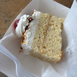 La Espiga Dorada Bakery - Tres Leches Cake