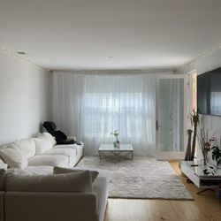 Charming Bee - Living room dust surface cleaning services, vacuum+ mopping cleaning services ( "Deep cleaning ")