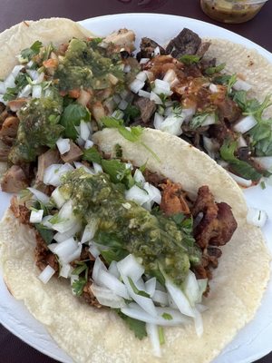 Tacos de Valle al carbón by null