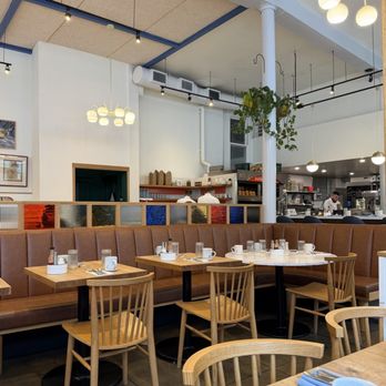 Early To Rise - Inside - Breakfast & Brunch Near Me - San Francisco, California Early To Rise - Inside - Breakfast & Brunch Near Me - San Francisco, California