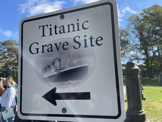 Fairview Lawn Cemetery by null